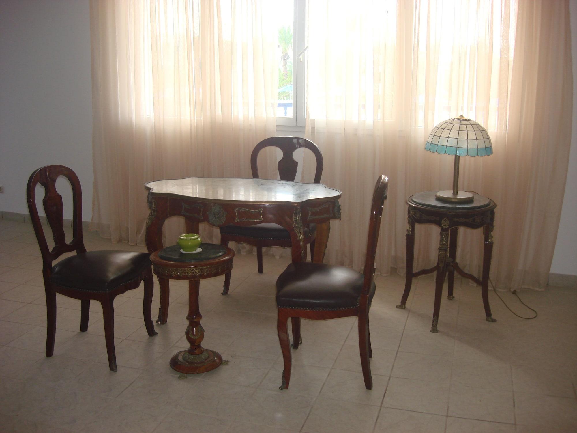 Hotel Le Grand Des Thermes 3*